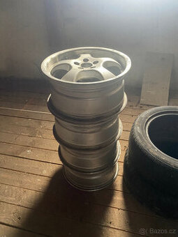 Alu kola r16