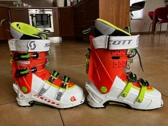 Skialpové boty Scott Celeste Powerlite MP25 (EU39) top stav