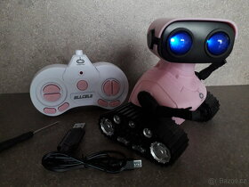 Nový  RC Robot dobíjecí