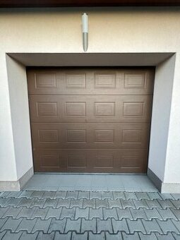 Sekční garážová vrata Nice Spin