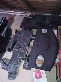 Peugeot 406 coupe díly