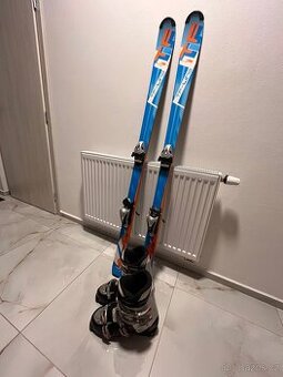 Lyžařské boty a lyže