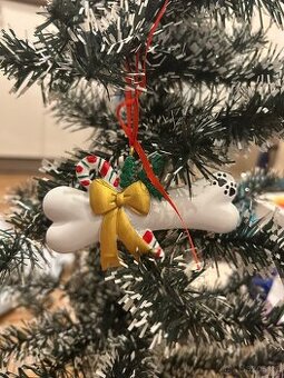 Vánoční ozdoba psí