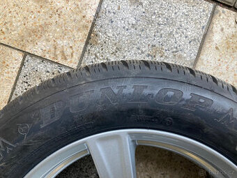 235/60 R18 zimní pneu Dunlop - SUV