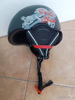 Lyžarská/snowboardová helma