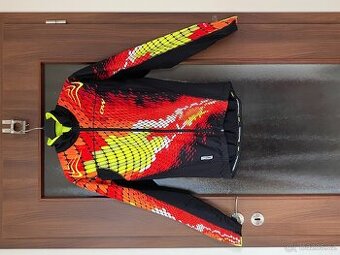 Jen 2 dny používaná bunda. PC 4000 Kč. MEMBRÁNA.