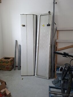 Garážová sekční vrata