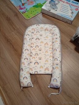 Houpátko a hnízdečko