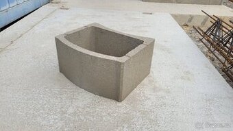 Svahová tvárnice 400x330x200