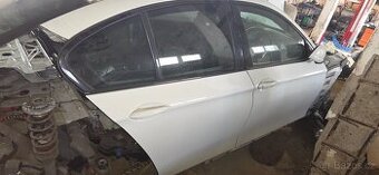 Bmw 520d f10 díly .prave dveře zadní víko interier