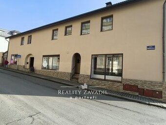 Pronájem obchodních  prostorů v ulici Komenského 66 m² - Led