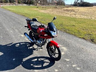 Honda cbf125 r.v.2010 nájezd 15xxx. Stk platná, hezký stav