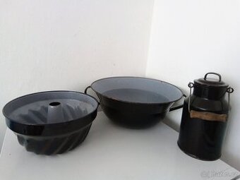 Smaltované, staré, černé nádobí
