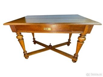 Starožitný dubový stůl – historismus