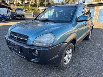 Hyundai Tucson 2.0CRDi 4x4 KLIMATIZACE ALU manuál 103 kw