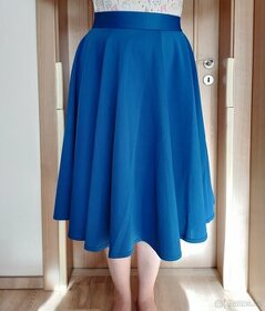 Královsky modrá kolová midi sukně Closet