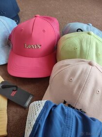 Prodám nové, nepoužité Levi's kšiltovky a klobouky.