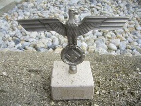 německý orel národní orlice SS na mramoru