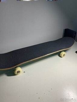 Skateboardový komplet značky Craness: komplet pro