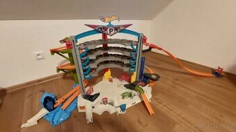 Hot Wheels ultimátní garáž a myčka