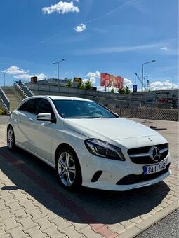 Mercedes A180 | Apple CarPlay | LED | po servisu