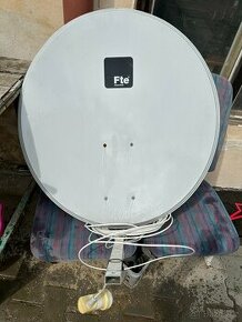 Parabola satelit