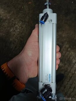 Festo píst