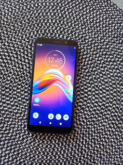 Motorola E6 play