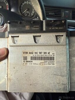 Řídící jednotka VW AG 04C907309AE 0261S105300 MED17.5.21 005