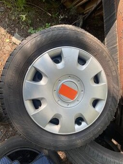 Zimní kola Nokian 185/65/15 Dacia 4x100