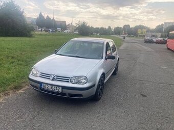 VW Golf 1.6 16V