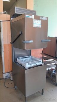 Gastro myčka Winterhalter GS 502 s kondenzační digestoří