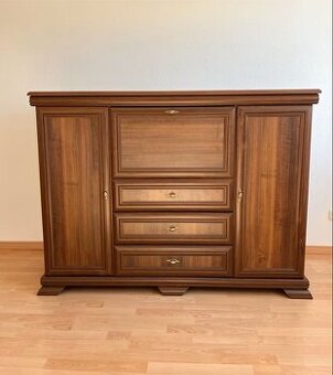 Komoda tmavá - pěkný stav, délka 160 cm