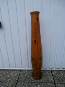 Váza dřevěná soustružená za 400 kč