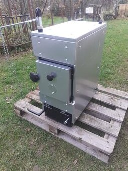 Prodám nový teplovodní mini kotel na dřevo, a dř. odpad.