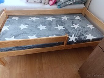 Dětská postel i s matrací