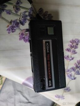 Různé fotoaparáty na filmy