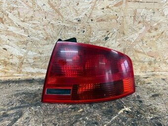 ZADNÍ PRAVÉ SVĚTLO AUDI A4 B7 SEDAN