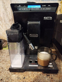 DeLonghi Eletta Cappuccino ECAM 44.660.B na Opravu