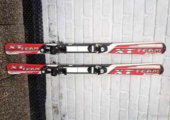 Carvingové dětské lyže 120 cm TecnoPro, dobrý stav.