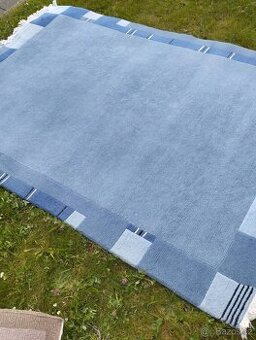 Koberec obdélníkový tvar rozměr 240x170cm