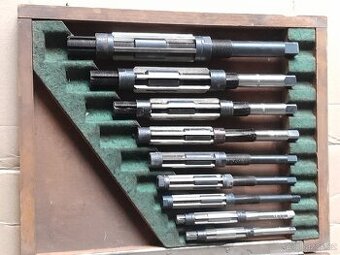 Stavitelné ruční výstružníky,