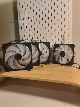 Cooler Master SickleFlow 140 + Cooler Master CF120