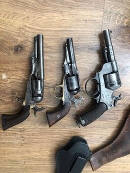 Pekrusne originlne USa revolvery a Saint etiene 1873