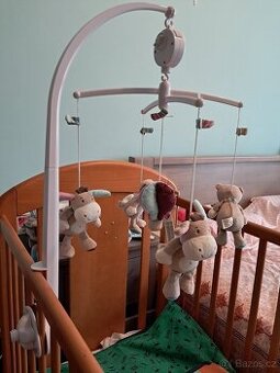 Kolotoč nad postýlku FEHN