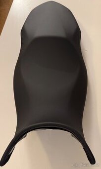 Originalni sedlo na BMW F900XR / F900R