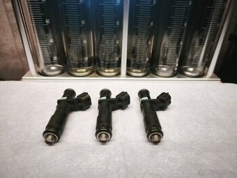 Prodám použité originál benzínové vstřiky 03D906031F