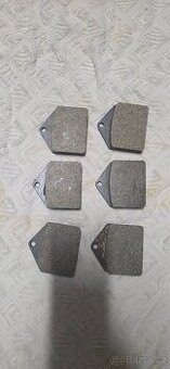 Tatra 603-nové brzdové destičky