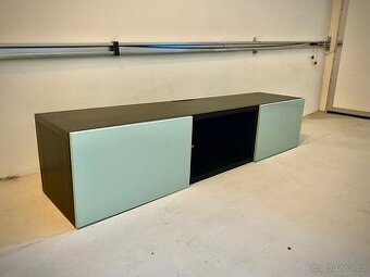 TV stolek Ikea Besta