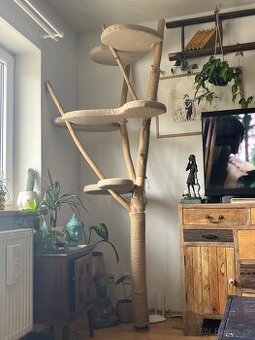 Kočičí strom, škrábadlo